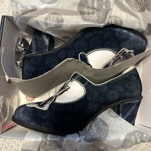 Hot Chocolate Design Dark Chocolate Black Tudor Mid Heels Size 38/8